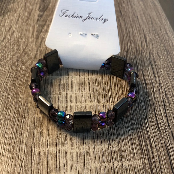 Elegant Black and Purple Beaded Bracelet - Picture 1 of 2